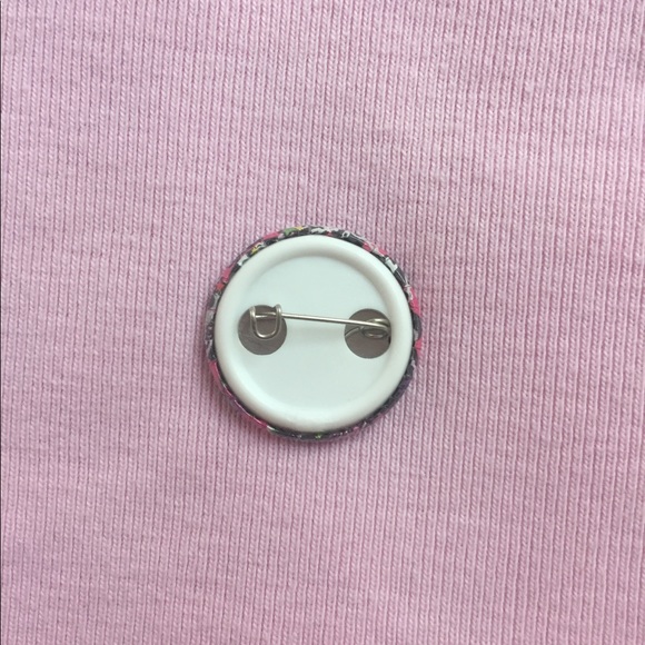 Edgy Possum rat pin - Picture 2 of 2